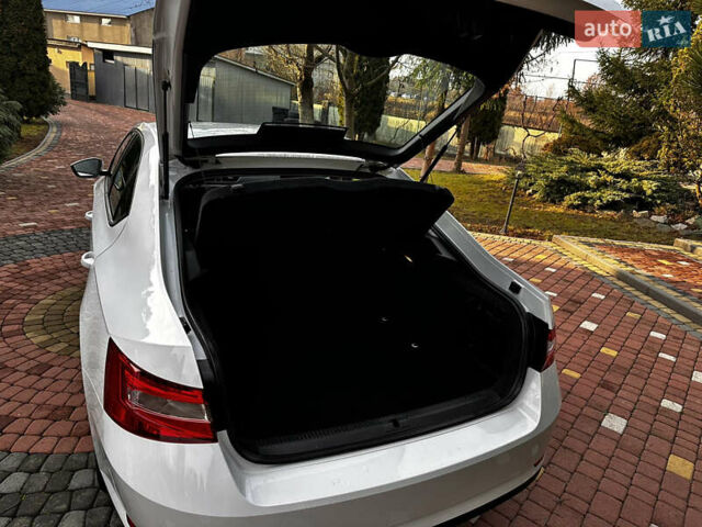 Белый Шкода Суперб, объемом двигателя 2 л и пробегом 255 тыс. км за 15500 $, фото 26 на Automoto.ua