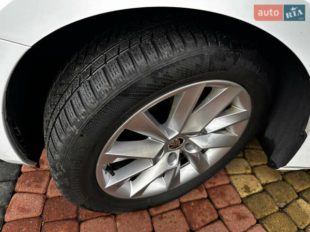 Белый Шкода Суперб, объемом двигателя 2 л и пробегом 255 тыс. км за 15500 $, фото 43 на Automoto.ua