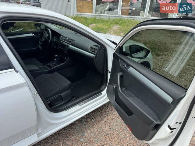 Білий Шкода Суперб, об'ємом двигуна 1.8 л та пробігом 187 тис. км за 16500 $, фото 11 на Automoto.ua