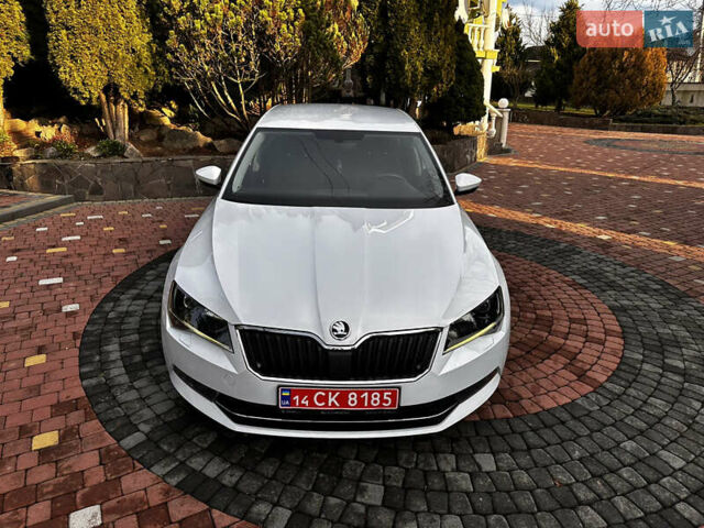 Белый Шкода Суперб, объемом двигателя 2 л и пробегом 255 тыс. км за 15500 $, фото 17 на Automoto.ua