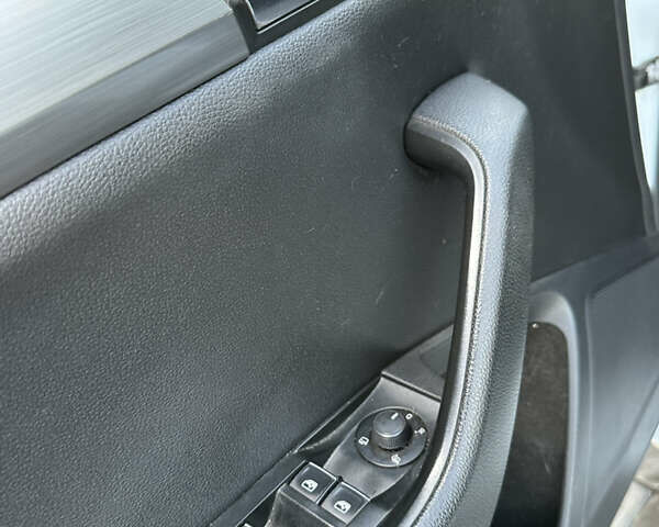 Білий Шкода Суперб, об'ємом двигуна 1.97 л та пробігом 226 тис. км за 17750 $, фото 11 на Automoto.ua