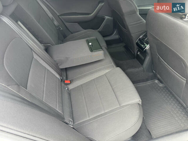 Білий Шкода Суперб, об'ємом двигуна 1.8 л та пробігом 187 тис. км за 16500 $, фото 10 на Automoto.ua