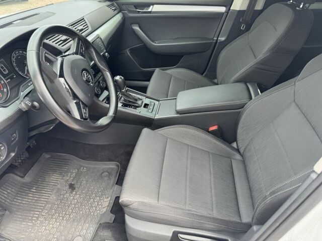 Белый Шкода Суперб, объемом двигателя 1.8 л и пробегом 187 тыс. км за 15200 $, фото 5 на Automoto.ua