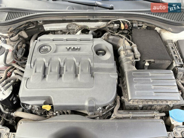 Белый Шкода Суперб, объемом двигателя 2 л и пробегом 217 тыс. км за 21000 $, фото 8 на Automoto.ua