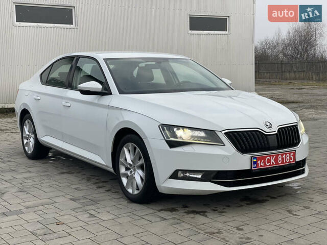 Белый Шкода Суперб, объемом двигателя 2 л и пробегом 255 тыс. км за 14999 $, фото 33 на Automoto.ua