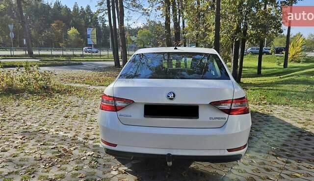 Білий Шкода Суперб, об'ємом двигуна 1.8 л та пробігом 144 тис. км за 16900 $, фото 2 на Automoto.ua