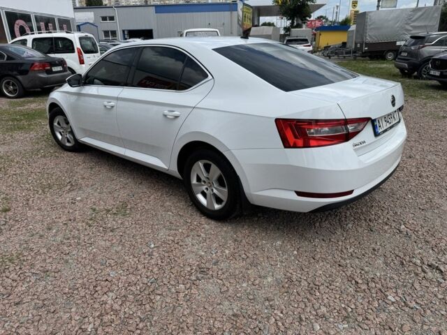 Белый Шкода Суперб, объемом двигателя 1.8 л и пробегом 187 тыс. км за 15200 $, фото 2 на Automoto.ua