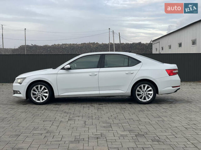 Белый Шкода Суперб, объемом двигателя 2 л и пробегом 255 тыс. км за 14999 $, фото 25 на Automoto.ua