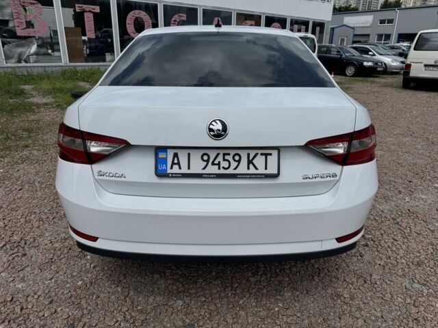 Белый Шкода Суперб, объемом двигателя 1.8 л и пробегом 187 тыс. км за 15200 $, фото 3 на Automoto.ua