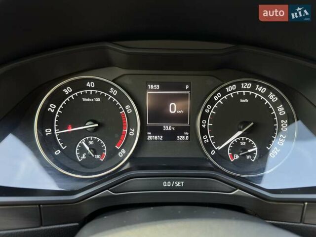 Белый Шкода Суперб, объемом двигателя 1.8 л и пробегом 201 тыс. км за 14900 $, фото 26 на Automoto.ua
