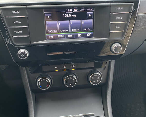 Білий Шкода Суперб, об'ємом двигуна 2 л та пробігом 210 тис. км за 13999 $, фото 37 на Automoto.ua