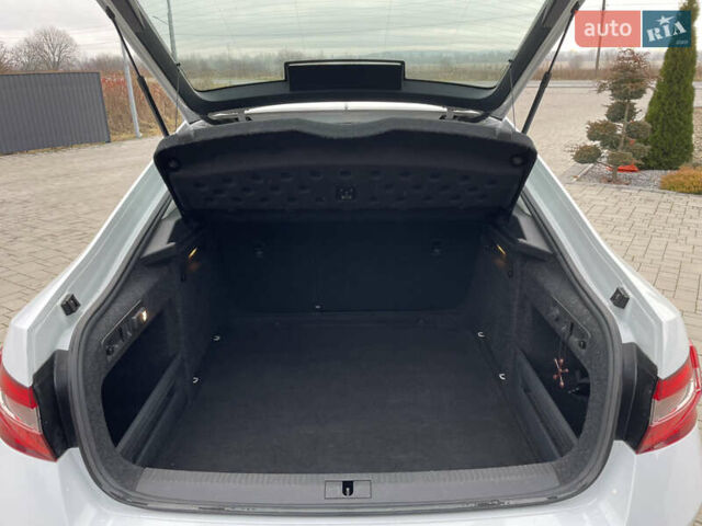 Белый Шкода Суперб, объемом двигателя 2 л и пробегом 255 тыс. км за 14999 $, фото 56 на Automoto.ua