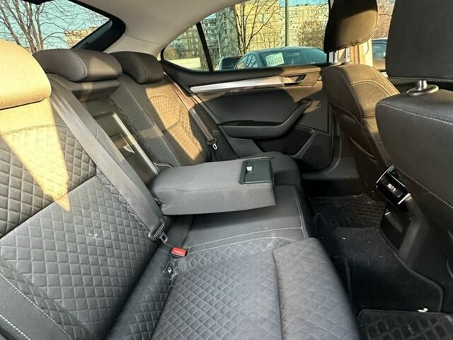 Білий Шкода Суперб, об'ємом двигуна 2 л та пробігом 226 тис. км за 17750 $, фото 7 на Automoto.ua