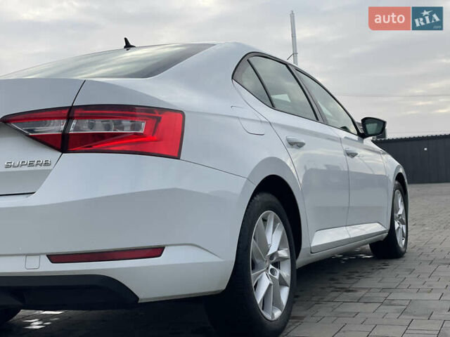 Белый Шкода Суперб, объемом двигателя 2 л и пробегом 255 тыс. км за 14999 $, фото 28 на Automoto.ua