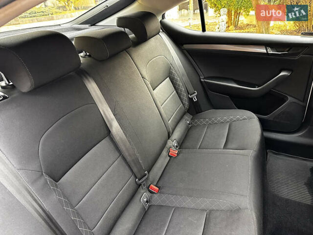 Белый Шкода Суперб, объемом двигателя 2 л и пробегом 255 тыс. км за 15500 $, фото 31 на Automoto.ua