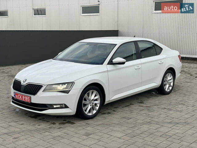 Белый Шкода Суперб, объемом двигателя 2 л и пробегом 255 тыс. км за 14999 $, фото 21 на Automoto.ua
