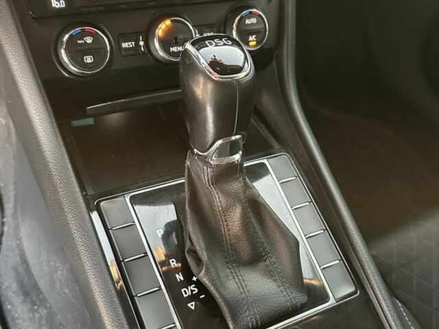 Білий Шкода Суперб, об'ємом двигуна 2 л та пробігом 226 тис. км за 17750 $, фото 13 на Automoto.ua