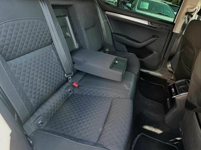 Белый Шкода Суперб, объемом двигателя 0 л и пробегом 209 тыс. км за 16500 $, фото 6 на Automoto.ua