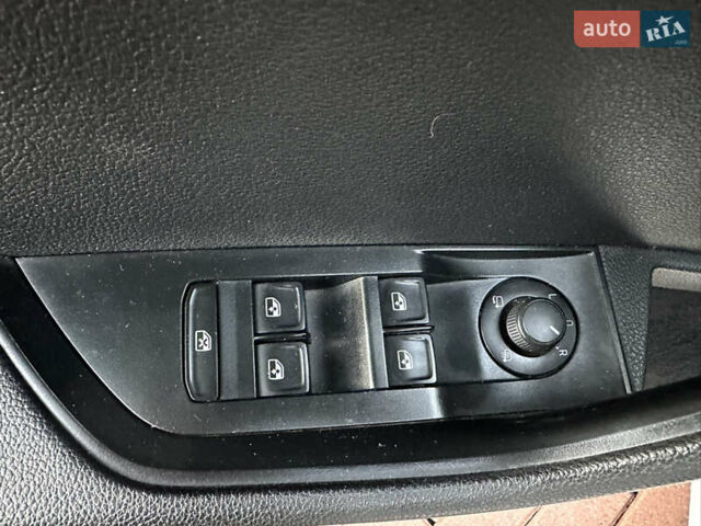 Белый Шкода Суперб, объемом двигателя 2 л и пробегом 248 тыс. км за 12900 $, фото 11 на Automoto.ua