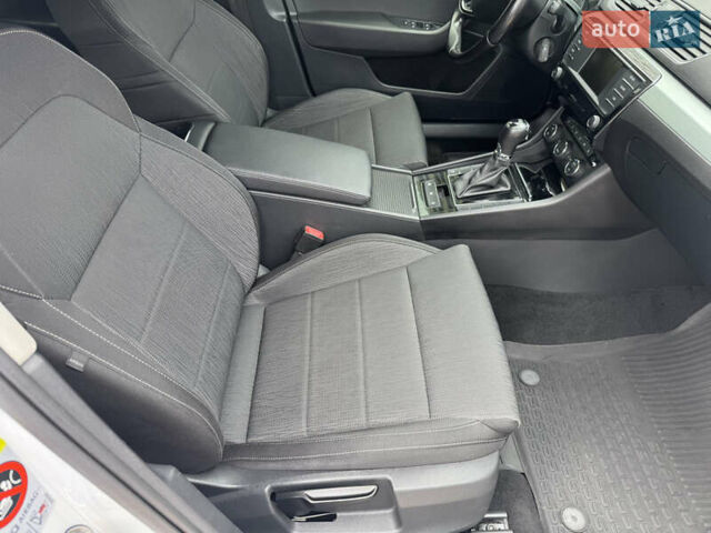 Білий Шкода Суперб, об'ємом двигуна 1.8 л та пробігом 187 тис. км за 16500 $, фото 12 на Automoto.ua