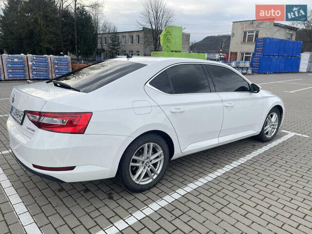 Белый Шкода Суперб, объемом двигателя 1.6 л и пробегом 280 тыс. км за 14500 $, фото 6 на Automoto.ua