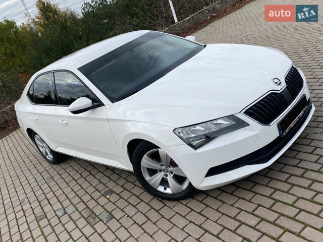 Білий Шкода Суперб, об'ємом двигуна 2 л та пробігом 212 тис. км за 13400 $, фото 11 на Automoto.ua