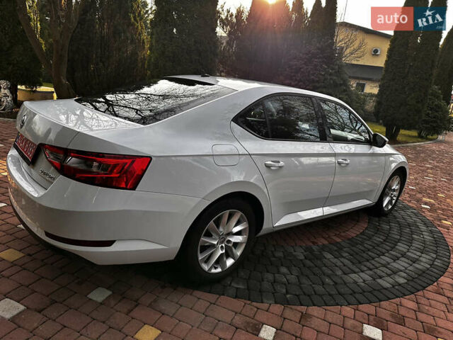 Белый Шкода Суперб, объемом двигателя 2 л и пробегом 255 тыс. км за 15500 $, фото 7 на Automoto.ua