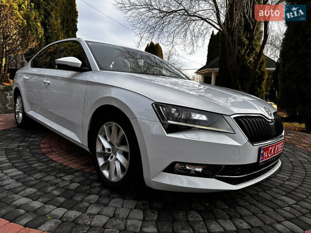 Белый Шкода Суперб, объемом двигателя 2 л и пробегом 255 тыс. км за 15500 $, фото 13 на Automoto.ua