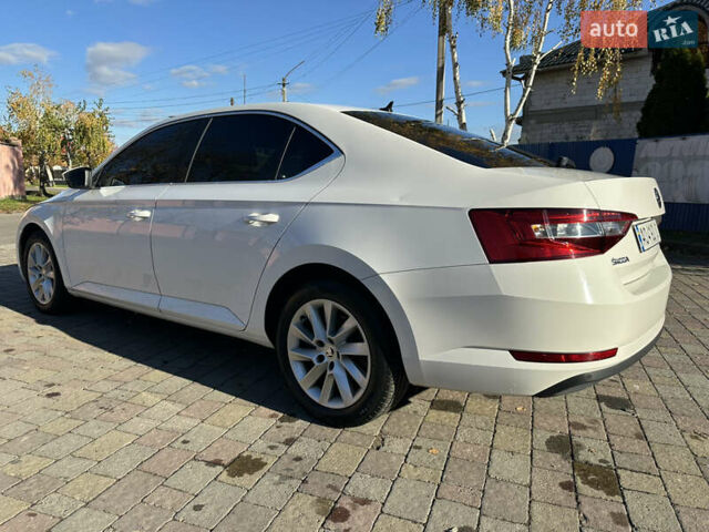 Белый Шкода Суперб, объемом двигателя 2 л и пробегом 248 тыс. км за 12900 $, фото 5 на Automoto.ua
