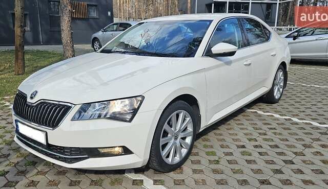 Білий Шкода Суперб, об'ємом двигуна 1.8 л та пробігом 144 тис. км за 16900 $, фото 6 на Automoto.ua