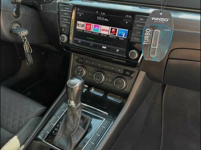 Белый Шкода Суперб, объемом двигателя 0 л и пробегом 209 тыс. км за 16500 $, фото 4 на Automoto.ua