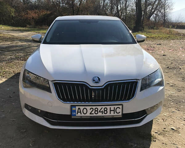 Белый Шкода Суперб, объемом двигателя 1.6 л и пробегом 280 тыс. км за 14500 $, фото 9 на Automoto.ua