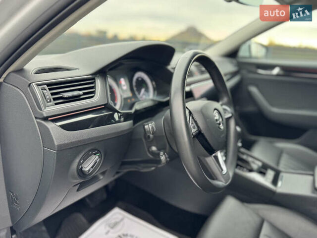 Шкода Суперб 2017 у Мукачеве на Automoto.ua Білий Шкода Суперб, об'ємом двигуна 1.8 л та пробігом 220 тис. км за 18000 $, фото 15 на Automoto.ua