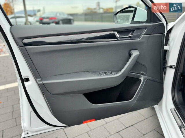 Шкода Суперб 2017 у Мукачеве на Automoto.ua Білий Шкода Суперб, об'ємом двигуна 1.8 л та пробігом 220 тис. км за 18000 $, фото 13 на Automoto.ua