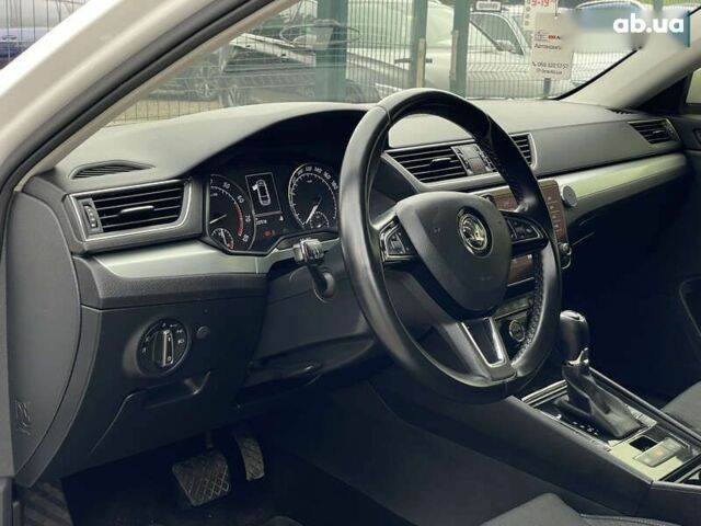 Белый Шкода Суперб, объемом двигателя 2 л и пробегом 300 тыс. км за 17555 $, фото 25 на Automoto.ua