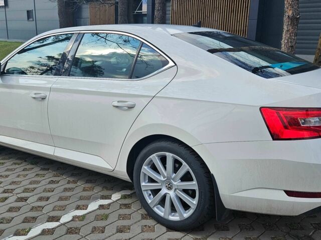Білий Шкода Суперб, об'ємом двигуна 1.8 л та пробігом 144 тис. км за 17200 $, фото 22 на Automoto.ua