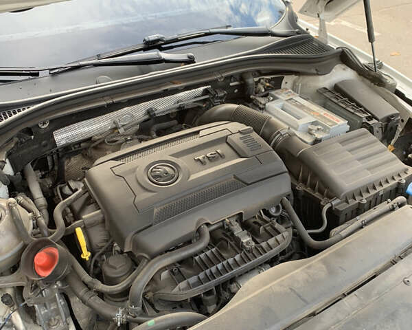 Белый Шкода Суперб, объемом двигателя 1.8 л и пробегом 240 тыс. км за 11700 $, фото 12 на Automoto.ua