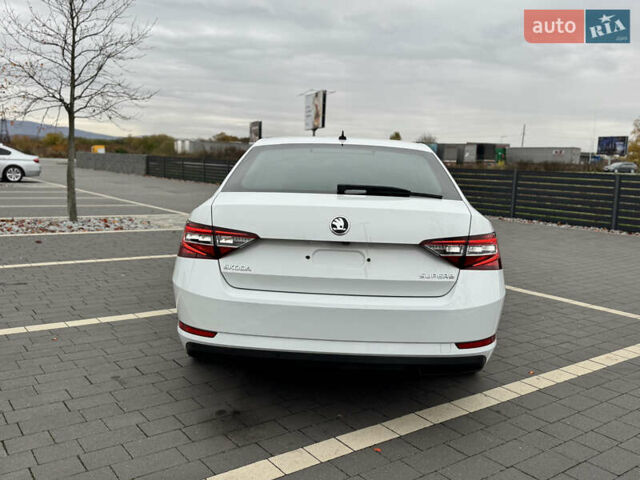 Шкода Суперб 2017 у Мукачеве на Automoto.ua Білий Шкода Суперб, об'ємом двигуна 1.8 л та пробігом 220 тис. км за 18000 $, фото 6 на Automoto.ua