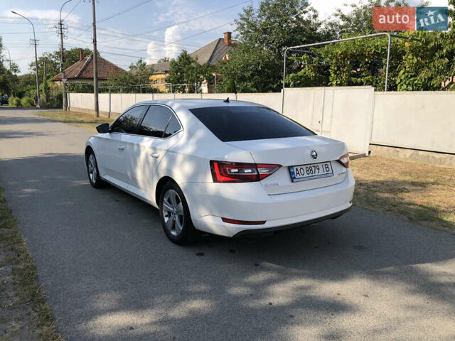Белый Шкода Суперб, объемом двигателя 1.97 л и пробегом 241 тыс. км за 18500 $, фото 8 на Automoto.ua
