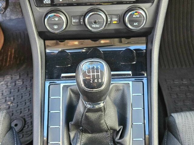 Білий Шкода Суперб, об'ємом двигуна 1.8 л та пробігом 144 тис. км за 17200 $, фото 16 на Automoto.ua