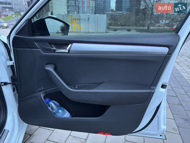 Белый Шкода Суперб, объемом двигателя 1.97 л и пробегом 169 тыс. км за 22000 $, фото 18 на Automoto.ua