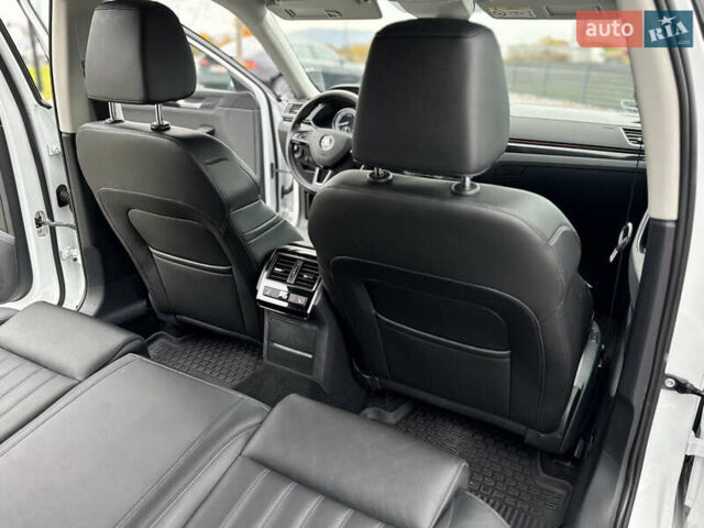 Шкода Суперб 2017 у Мукачеве на Automoto.ua Білий Шкода Суперб, об'ємом двигуна 1.8 л та пробігом 220 тис. км за 18000 $, фото 26 на Automoto.ua