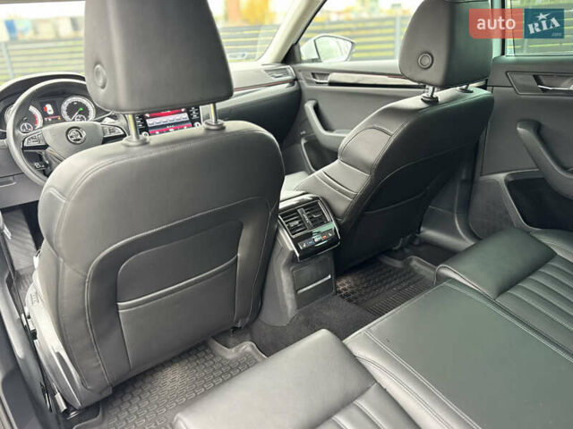 Шкода Суперб 2017 у Мукачеве на Automoto.ua Білий Шкода Суперб, об'ємом двигуна 1.8 л та пробігом 220 тис. км за 18000 $, фото 35 на Automoto.ua