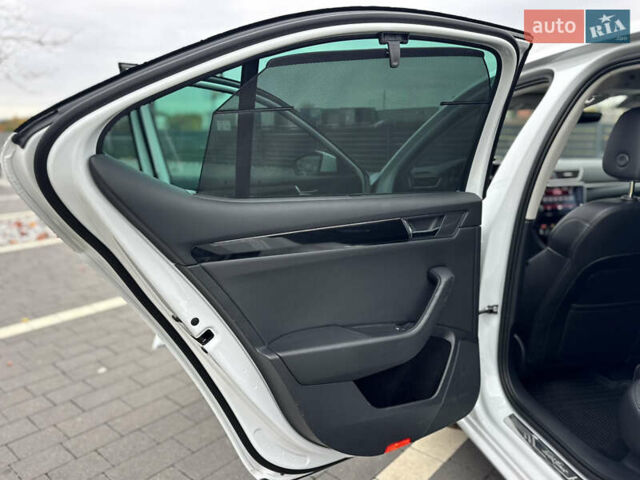 Шкода Суперб 2017 у Мукачеве на Automoto.ua Білий Шкода Суперб, об'ємом двигуна 1.8 л та пробігом 220 тис. км за 18000 $, фото 20 на Automoto.ua