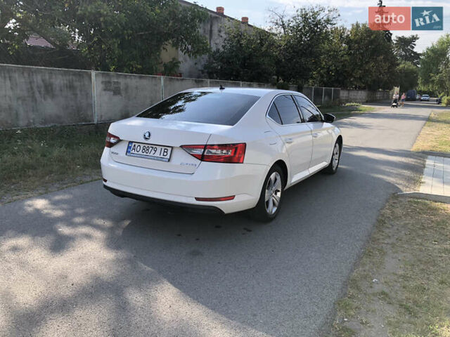 Белый Шкода Суперб, объемом двигателя 1.97 л и пробегом 241 тыс. км за 18500 $, фото 9 на Automoto.ua