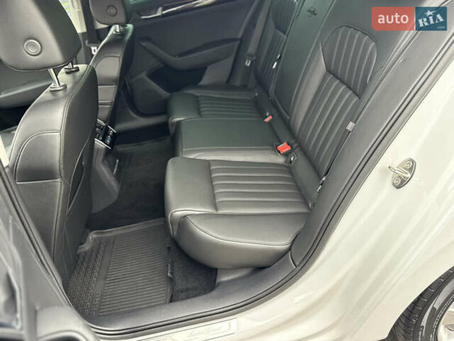 Шкода Суперб 2017 у Мукачеве на Automoto.ua Білий Шкода Суперб, об'ємом двигуна 1.8 л та пробігом 220 тис. км за 18000 $, фото 33 на Automoto.ua