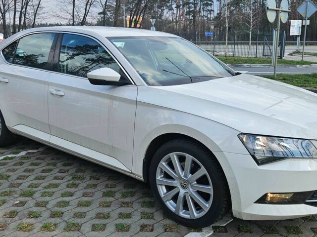 Білий Шкода Суперб, об'ємом двигуна 1.8 л та пробігом 144 тис. км за 17200 $, фото 3 на Automoto.ua