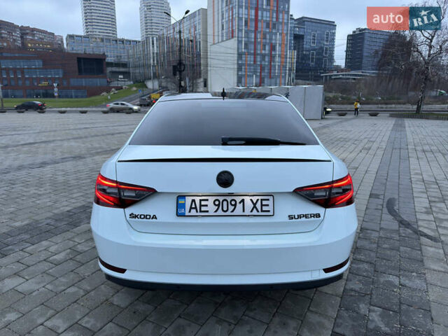 Белый Шкода Суперб, объемом двигателя 1.97 л и пробегом 169 тыс. км за 22000 $, фото 6 на Automoto.ua