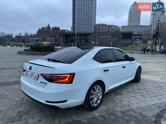 Белый Шкода Суперб, объемом двигателя 1.97 л и пробегом 169 тыс. км за 22000 $, фото 7 на Automoto.ua
