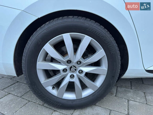 Белый Шкода Суперб, объемом двигателя 1.97 л и пробегом 169 тыс. км за 22000 $, фото 8 на Automoto.ua